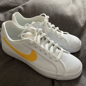 Nike womens shoes